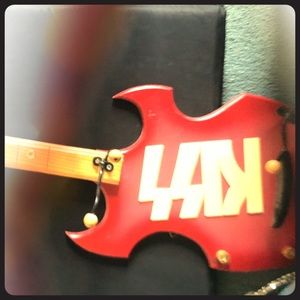 Kiss Guitar rack